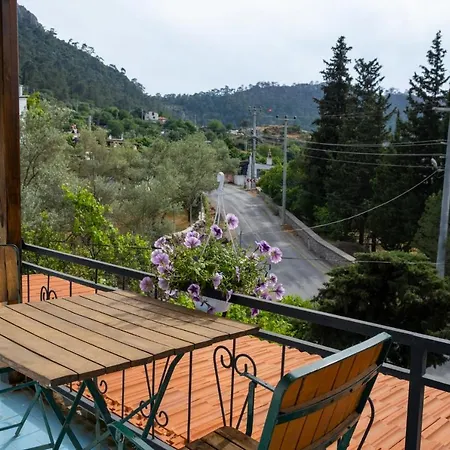 Lejlighed Delightful Flat 5 Km From The Beach With A Refreshing View And Balcony Surrounded By Nature In